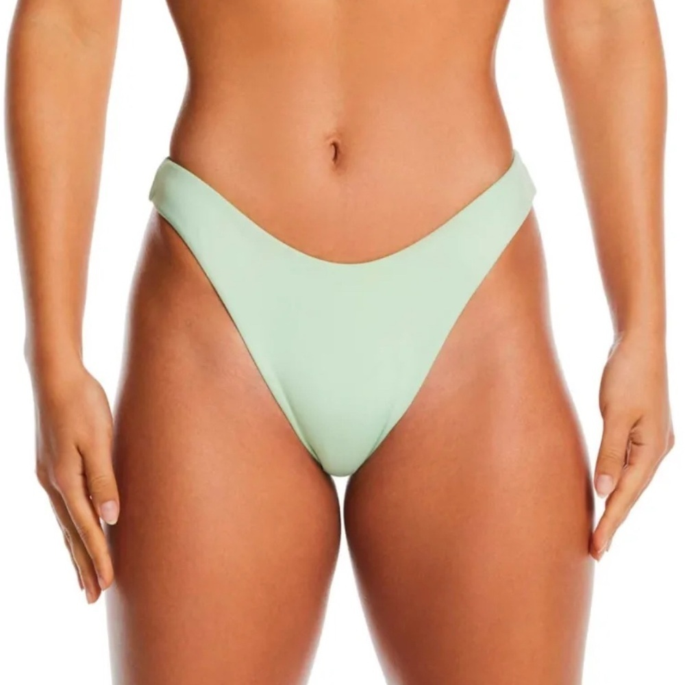 NEW Nike women’s mint green Essential Sling bikini high rise bottoms size MEDIUM